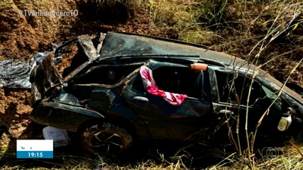 Carro capota em rodovia no interior do Tocantins e deixa feridos