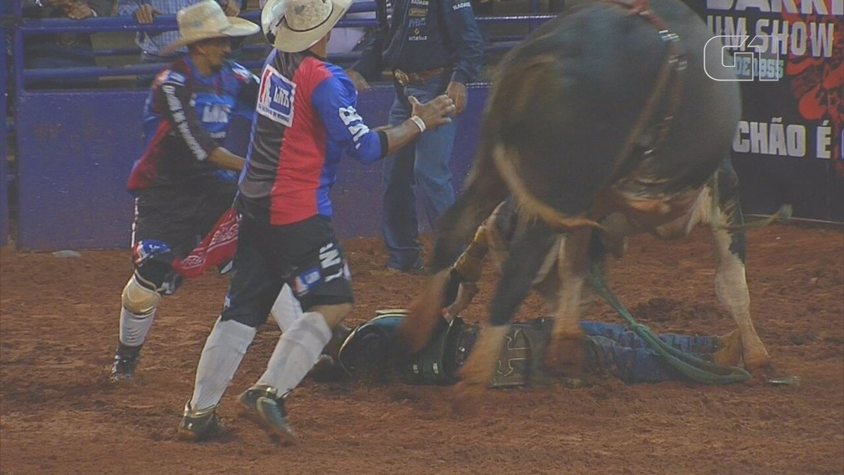 Peão vence por meio ponto o rodeio de Barretos 2018