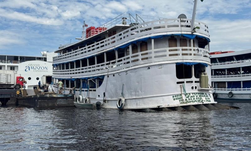 Corpo é encontrado dentro de frigorífico em embarcação atracada no Porto de Manaus