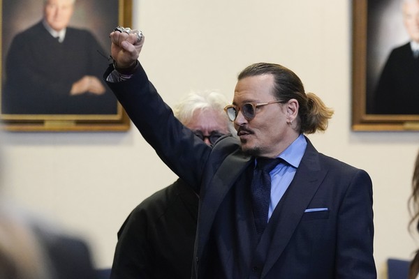 Johnny Depp cria conta no TikTok após julgamento e já acumula 3,5 mi  seguidores - 07/06/2022 - Celebridades - F5