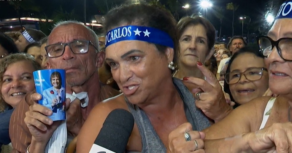 Turista do Rio Grande do Sul chegou ao Busto de Tamandaré pela manhã para o show de Roberto Carlos — Foto: Reprodução/TV Cabo Branco