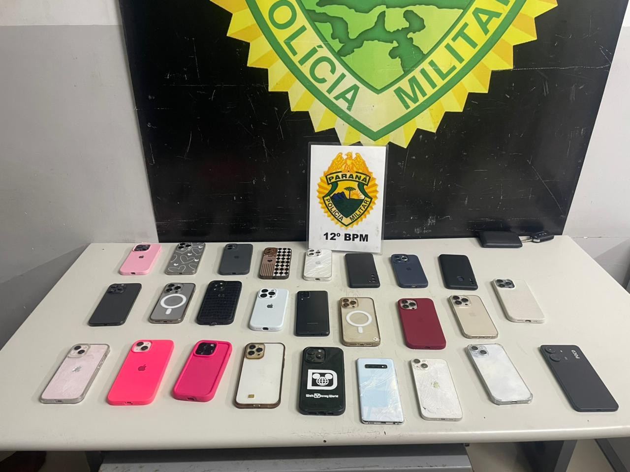 Polícia prende suspeitos de furtar celulares em festival de música após vítima rastrear aparelho em Curitiba