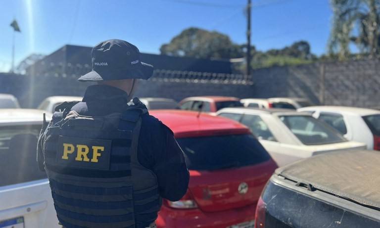 PRF realiza leilão virtual com mais de 10 mil veículos apreendidos no Piauí; carros a partir de R$ 2 mil