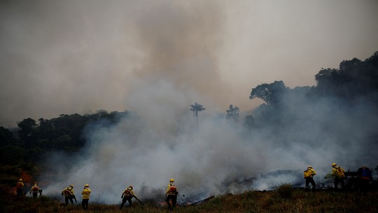 Fumaça das queimadas pode causar 1,4 milhão de mortes por ano até 2100, diz estudo - Pesquisas publicadas na revista Nature estimam até 70 mil mortes extras por ano nos EUA até 2050 e 1,4 milhão em todo o mundo até o fim do século.