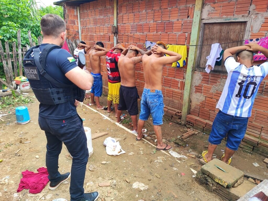 Sete são presos suspeitos de integrarem facção no AC; um deles é investigado por morte de adolescente