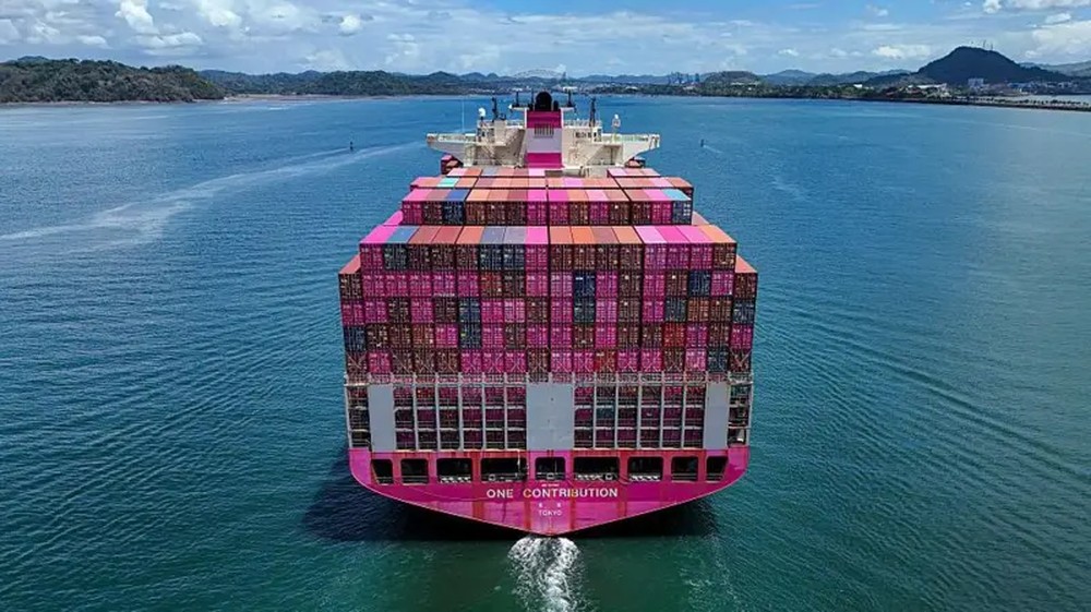 Fechamento do estreito de Ormuz impulsiona tráfego de navios no canal do Panamá em 11%