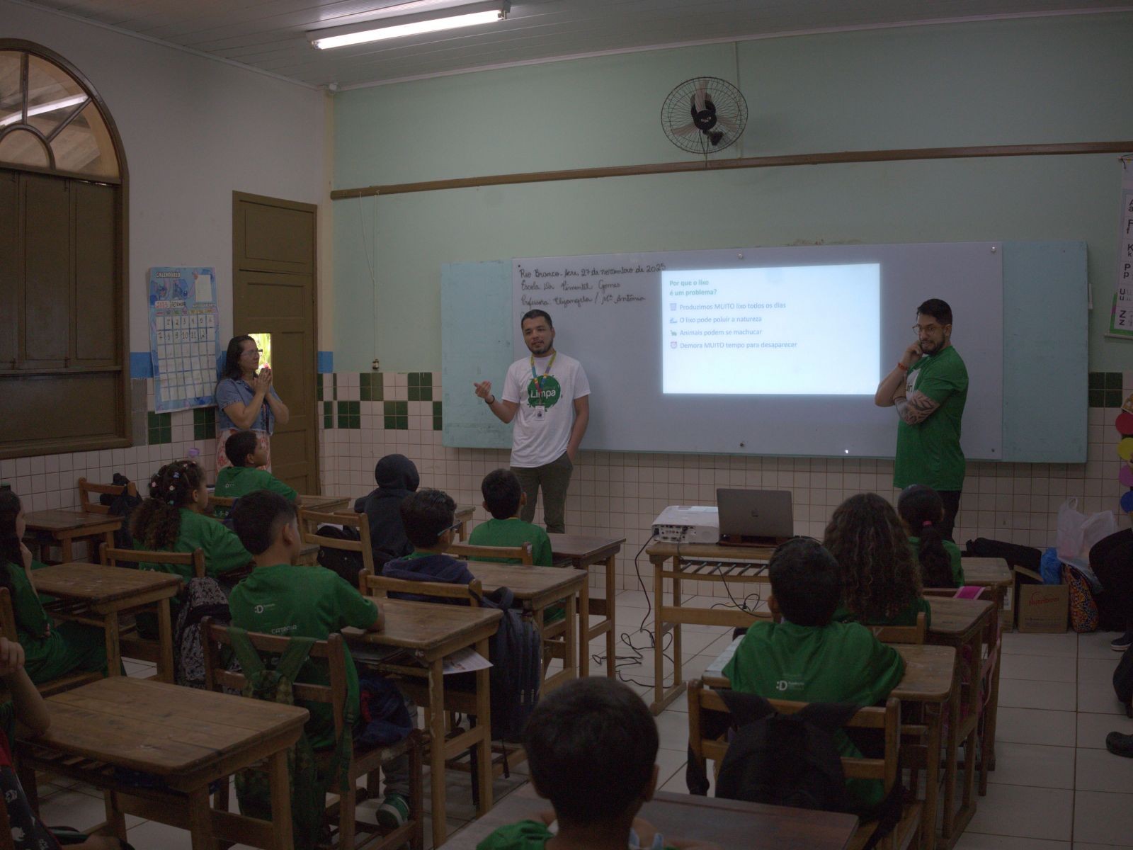 Alunos participam de oficinas sobre conscientização ambiental em escola no Acre