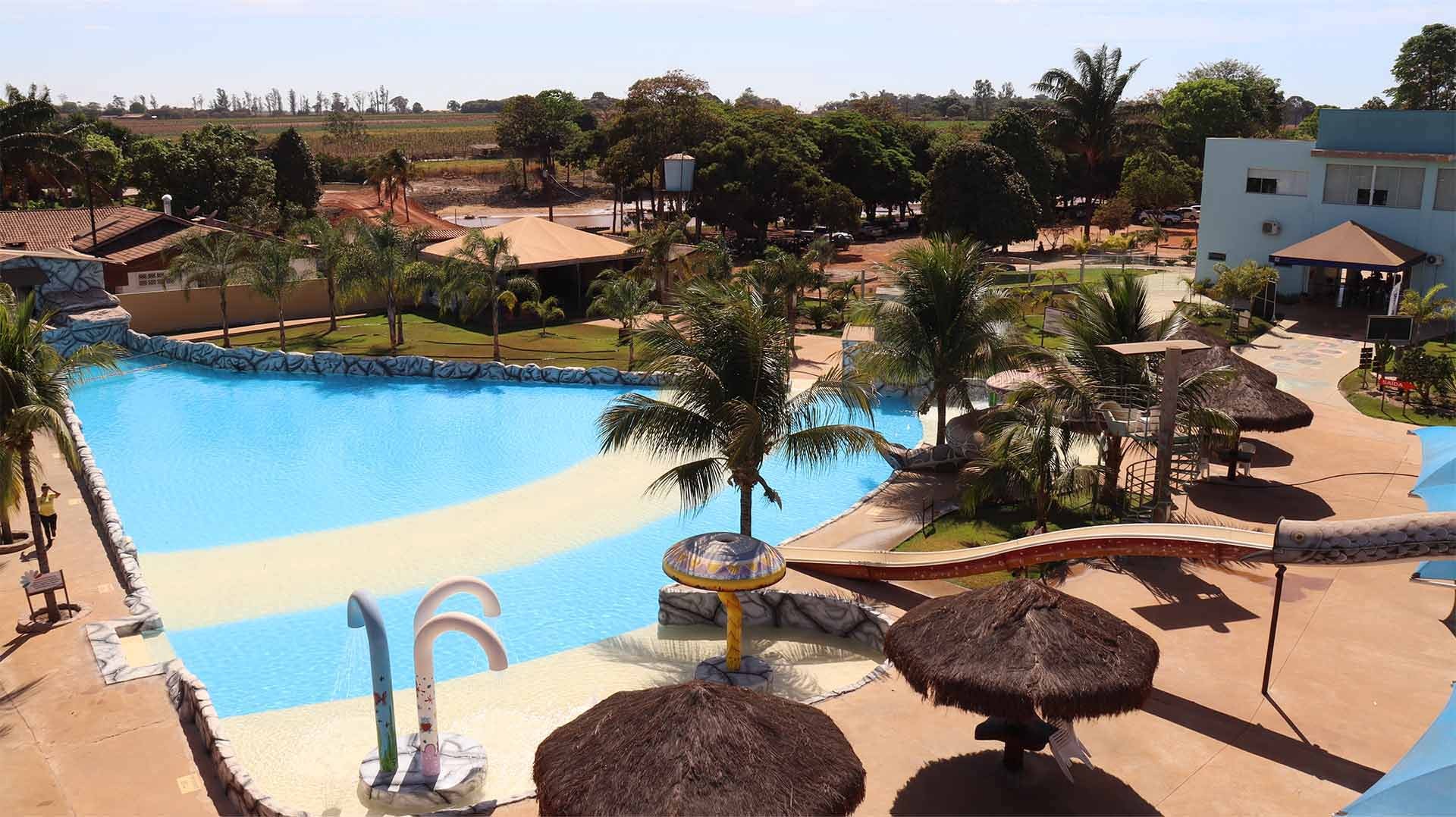 Idoso é preso após tentar abusar sexualmente de adolescente em piscina de parque aquático em MT