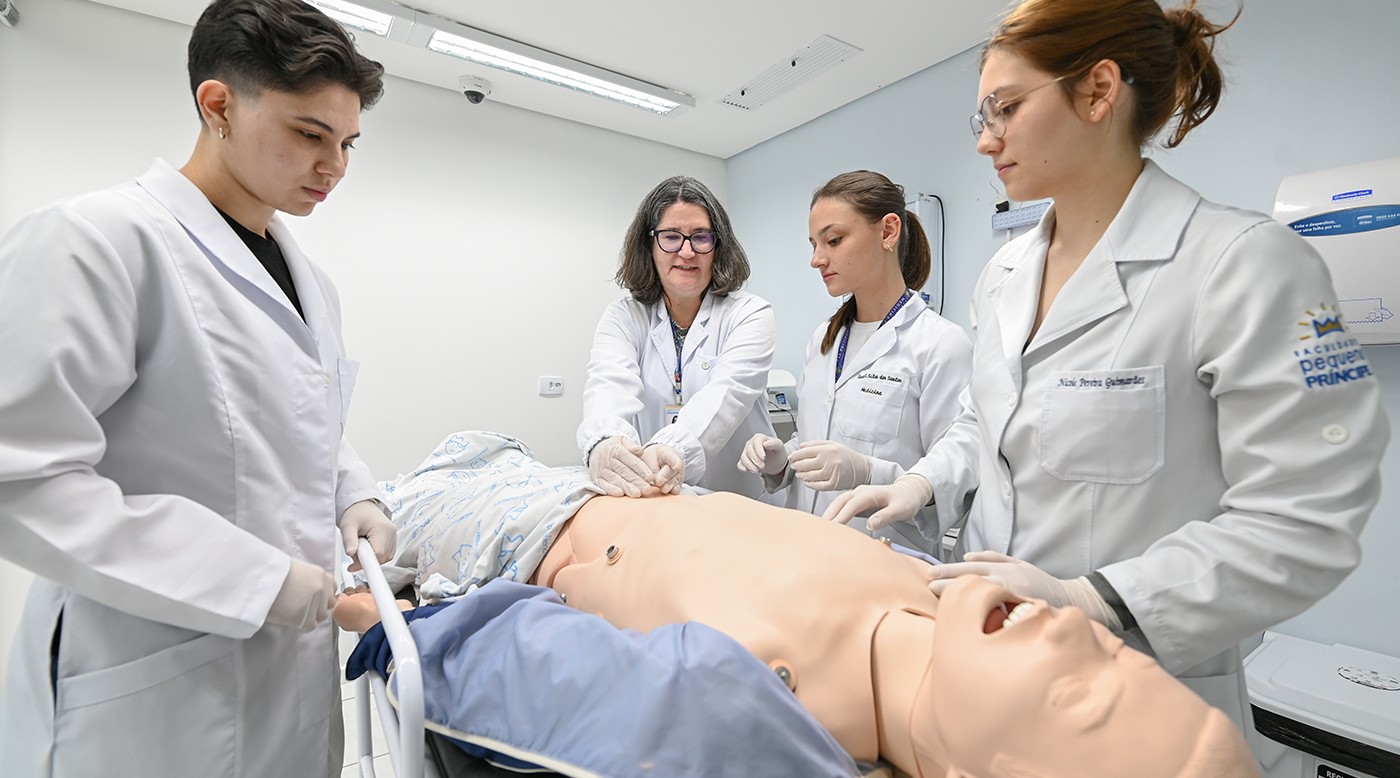 Como a simulação clínica aperfeiçoa a formação em saúde