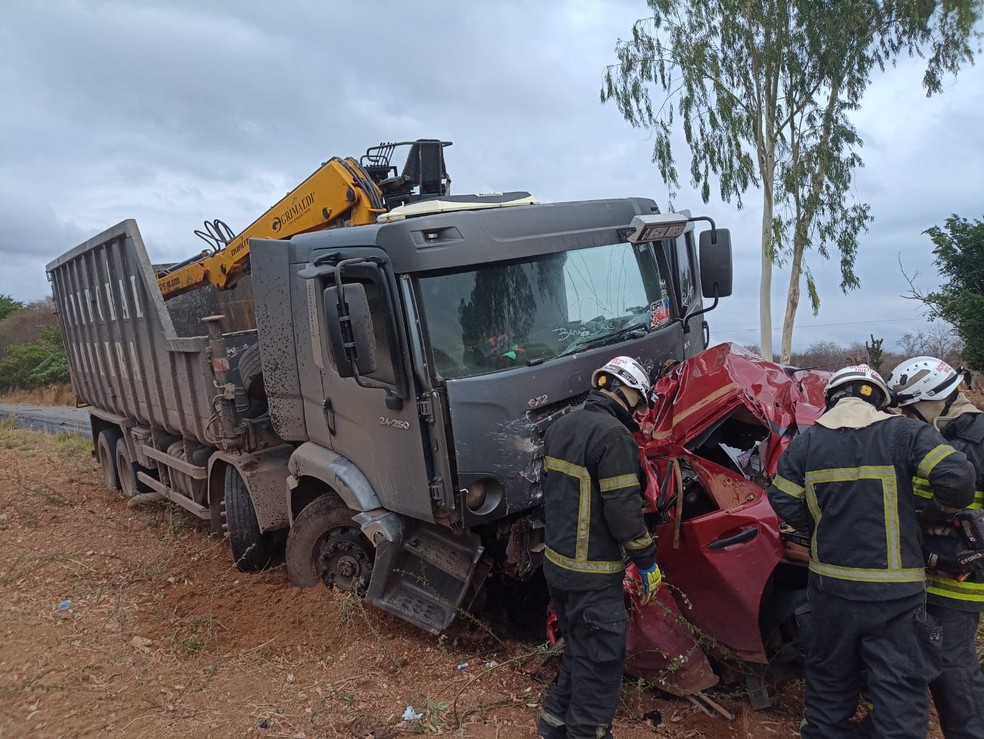 Acidente no oeste da Bahia — Foto: Corpo de Bombeiros