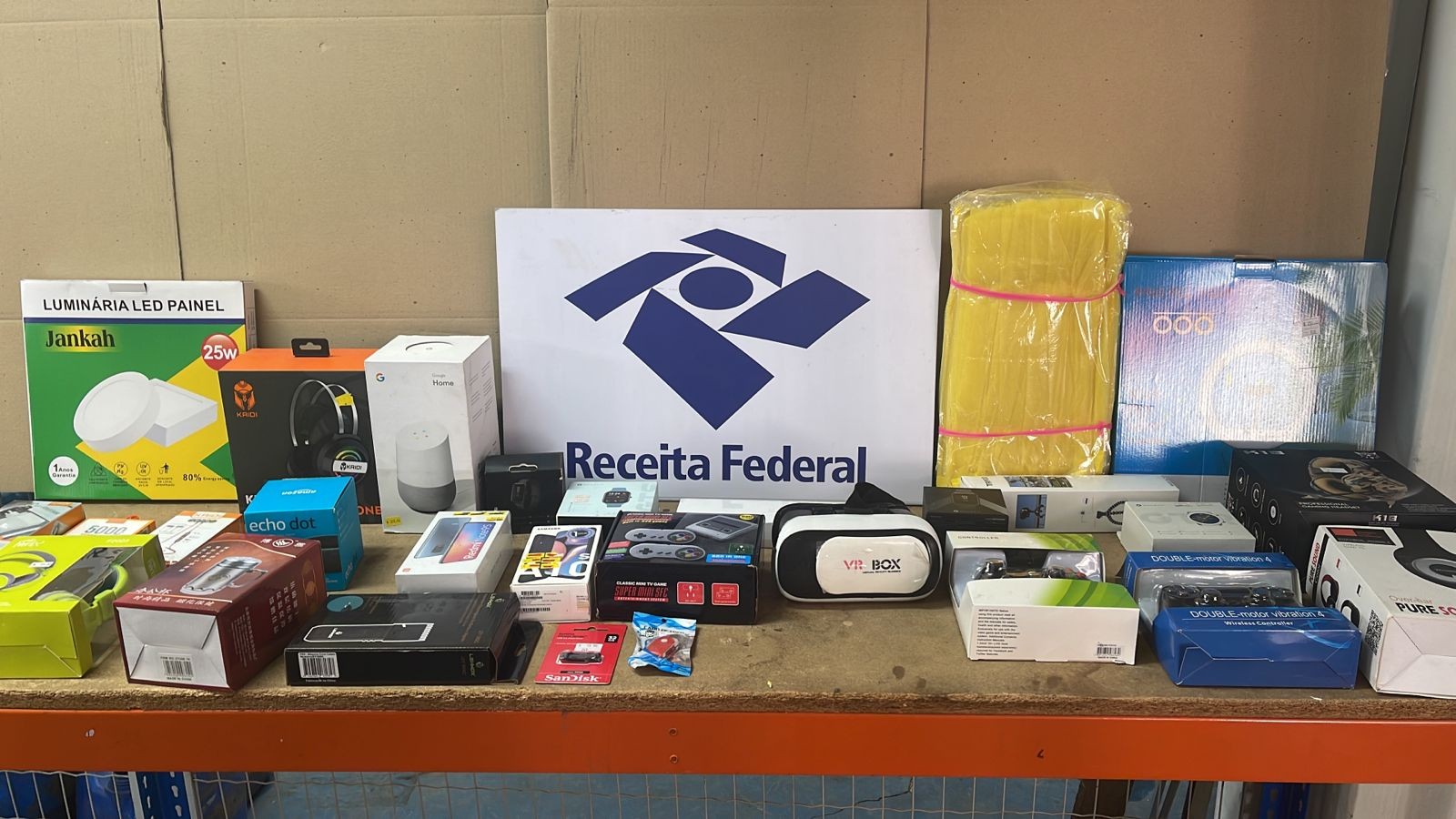Receita Federal doa R$ 340 mil em mercadorias apreendidas para ...