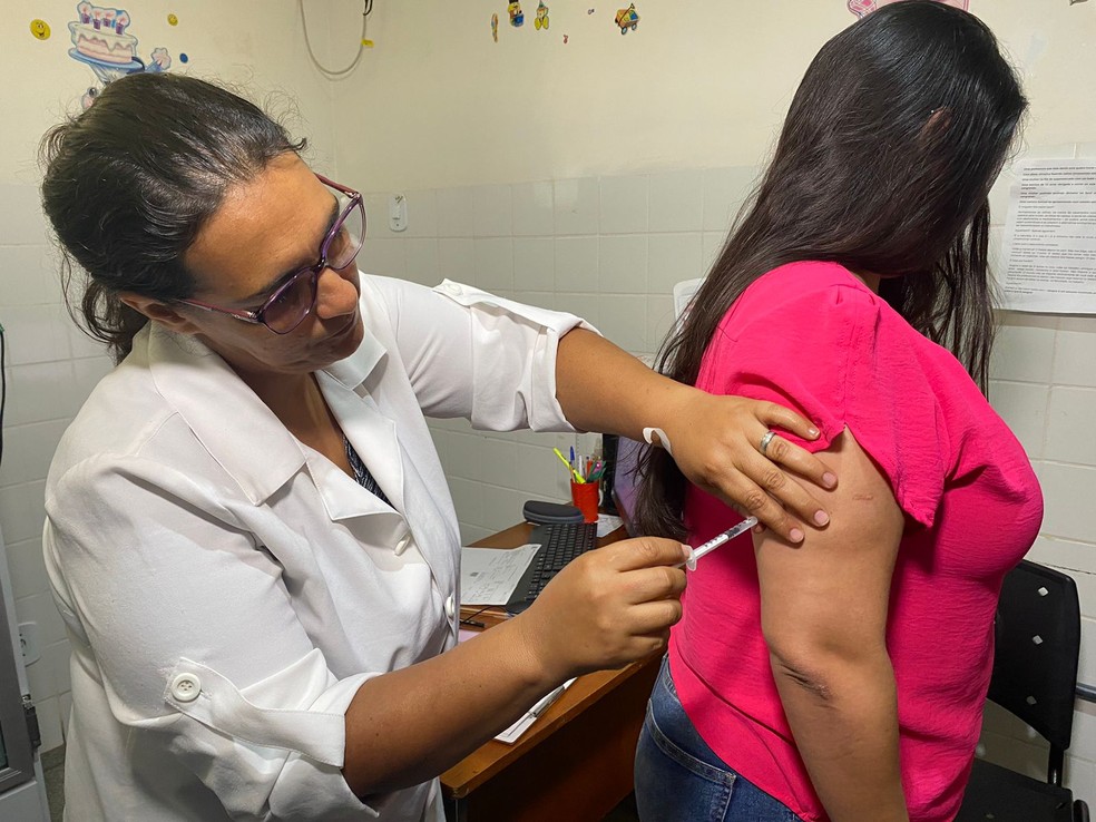 Vacinação começa em Dourados. — Foto: Ronie Cruz/TV Morena