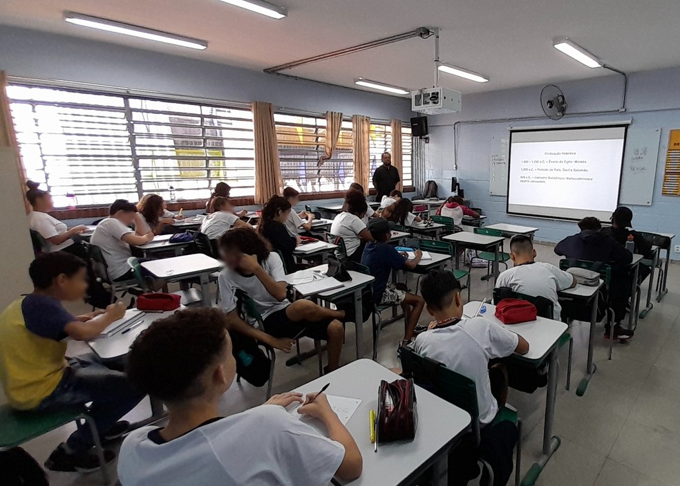 Estudante em aula na EMEF Padre Serafin Martinez Gutierrez, na Zona Leste de SP — Foto: Renata Bitar/g1