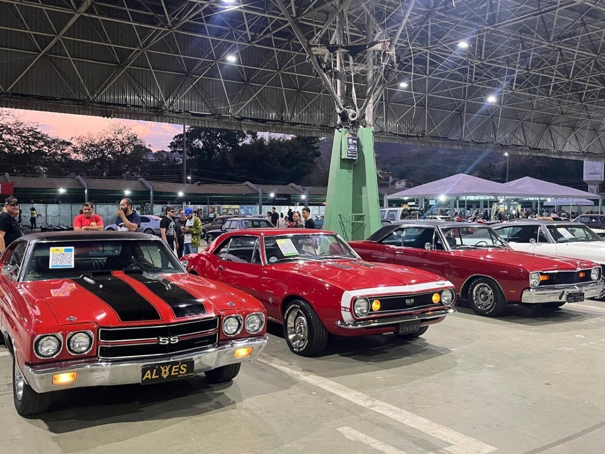 Volta Redonda recebe encontro tradicional de carros antigos com shows