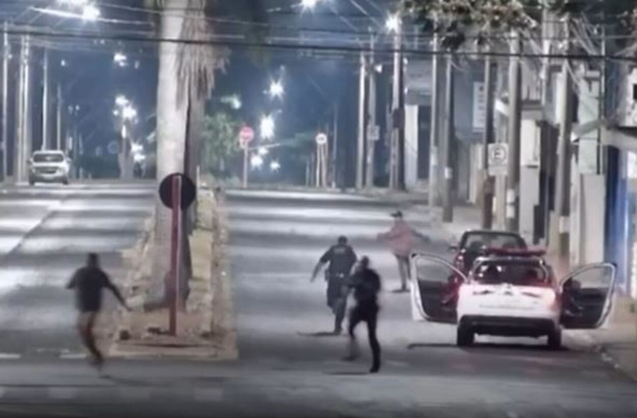 VÍDEO: dupla é presa após invadir e furtar comércio em Araraquara 