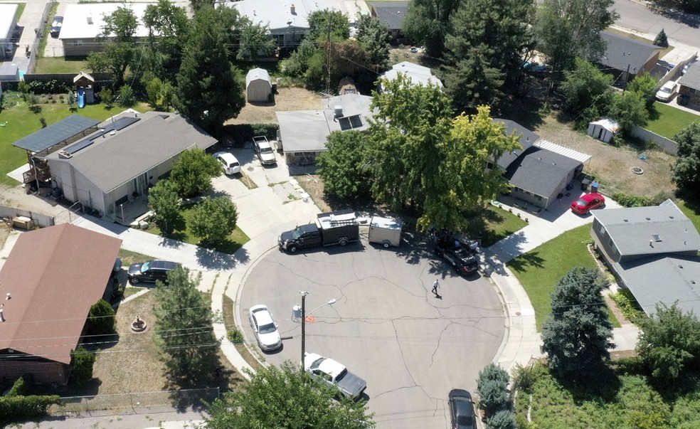 Imagem aérea mostra casa onde homem acusado de ameaçar de morte presidente dos EUA foi morto por agentes do FBI, em 9 de agosto de 2023.  — Foto: The Deseret News via AP