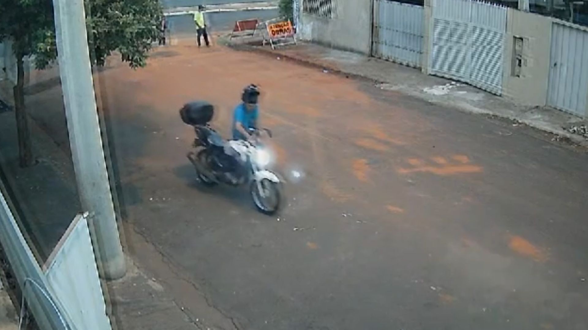 VÍDEO: Guarda Municipal tem arma e moto furtadas após sofrer acidente de trânsito em Rio Preto