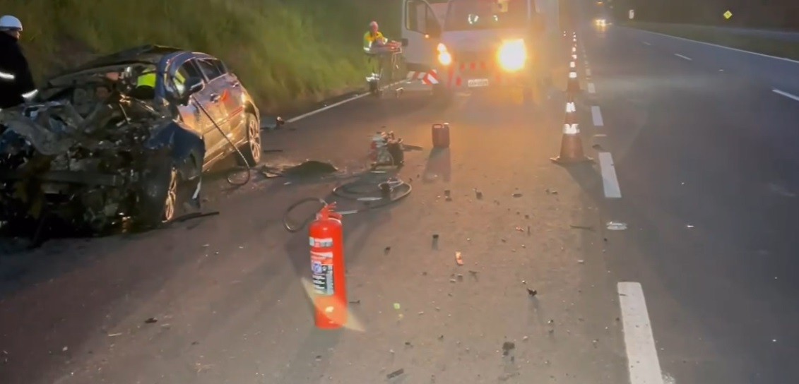 Homem morre após veículos baterem de frente durante acidente em rodovia de Limeira