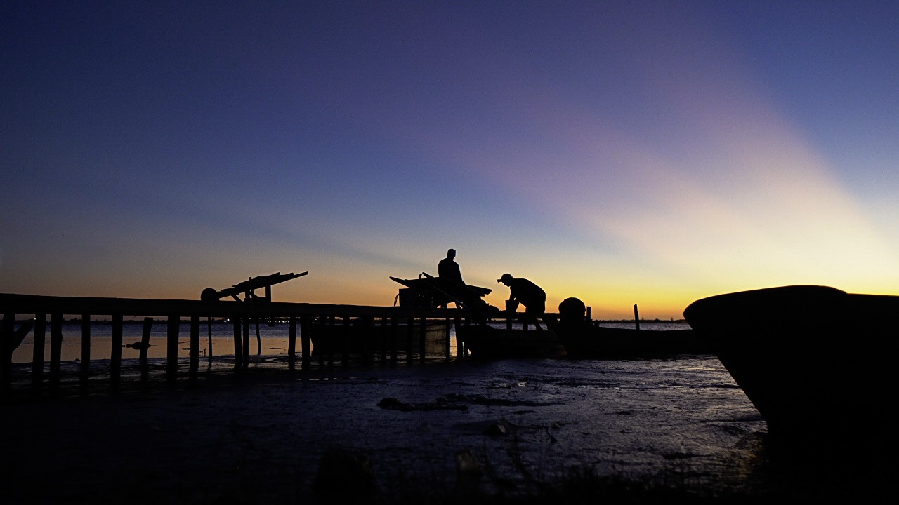 Documentário “Homens da Lagoa e outras Histórias de Pescadores” tem sessões gratuitas em Cabo Frio 