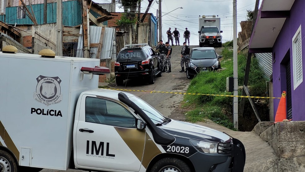Confrontos entre facções criminosas e polícia termina com suspeitos mortos, em Curitiba — Foto: Victor Hugo Bittencourt/RPC Curitiba
