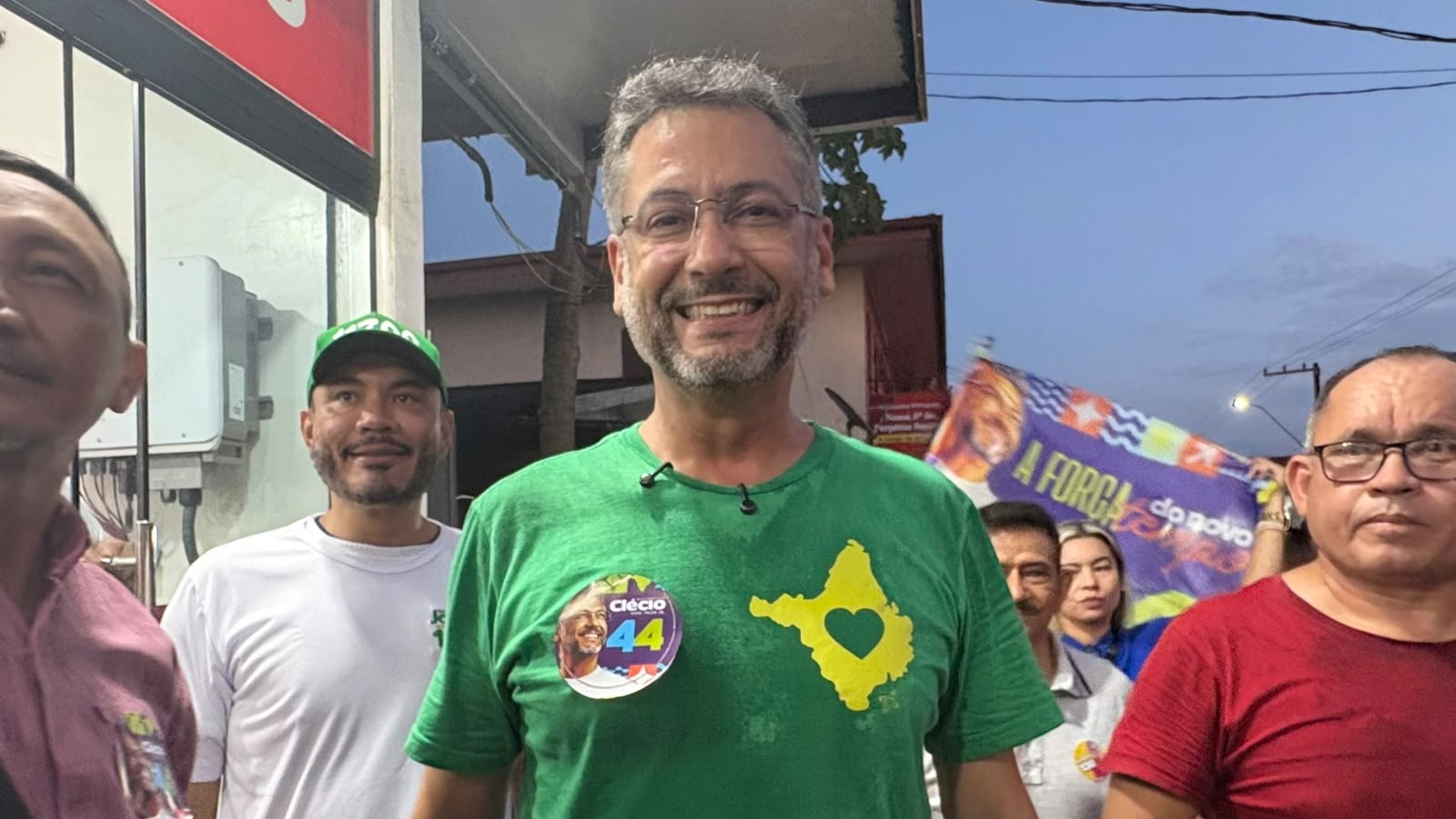 Clécio Luís participa de caminhada à tarde e de plenária à noite em Macapá