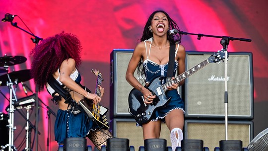 Nova Twins prova em estreia que para fazer metal pesadão duas bastam