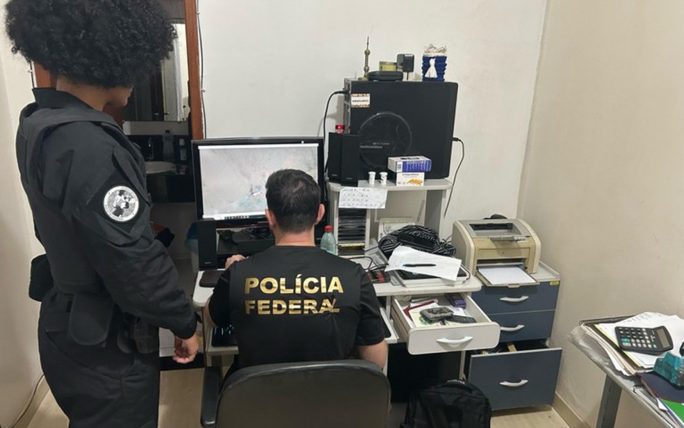 Maestro é preso suspeito de armazenar e compartilhar imagens de abuso sexual infantojuvenil, em Anápolis — Foto: Divulgação/Polícia Federal