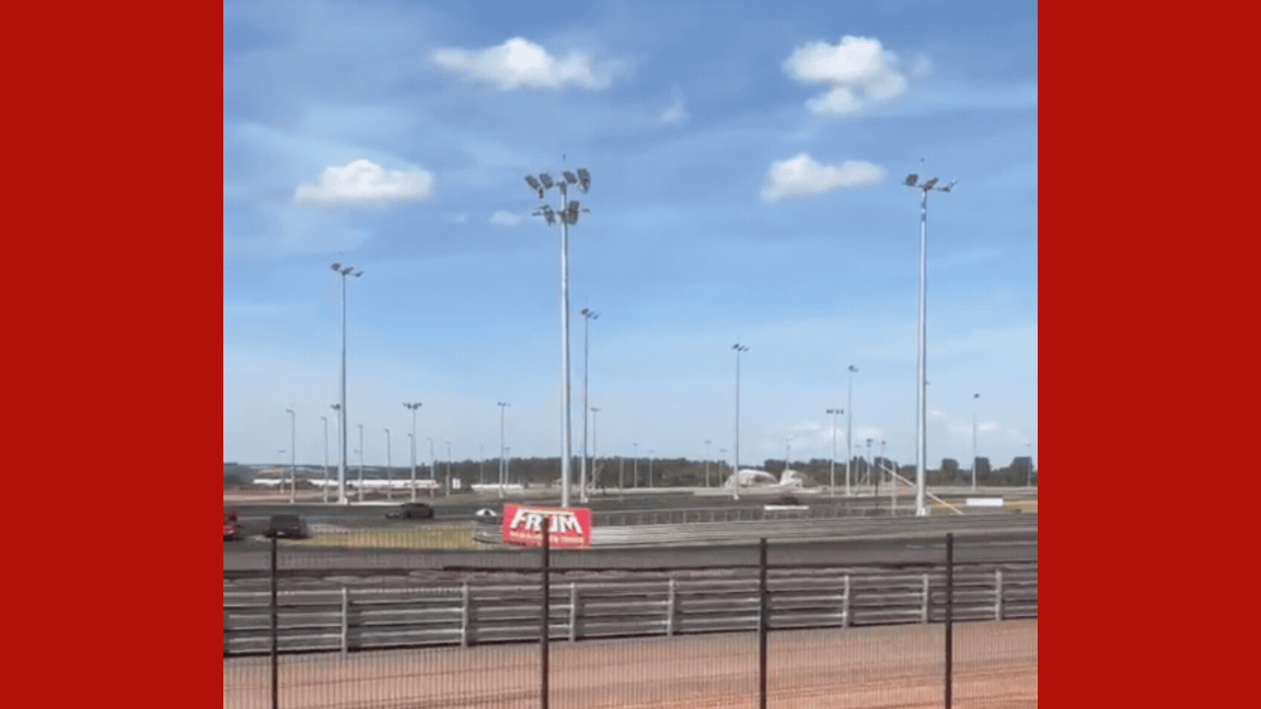 VÍDEO: Tesla e Ferrari batem durante evento da Fórmula Truck no Parque Novo Mato Grosso