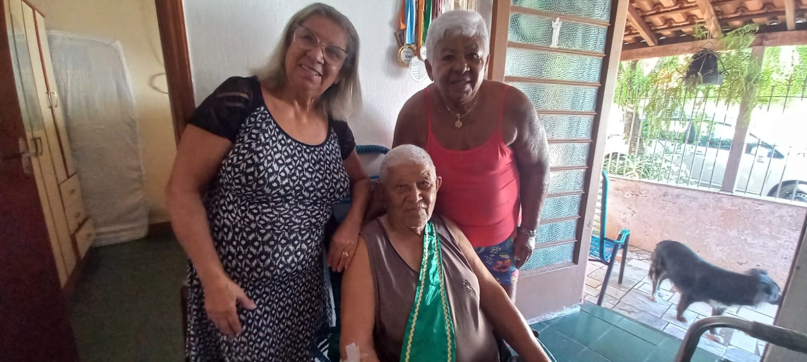 Com ânimo de sobra aos 101 anos, aposentado brinca sobre longevidade e espera visita no próximo ano: 'Se Deus quiser'