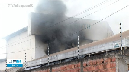 Galpão pega fogo na arse 95; combate dura mais de três horas