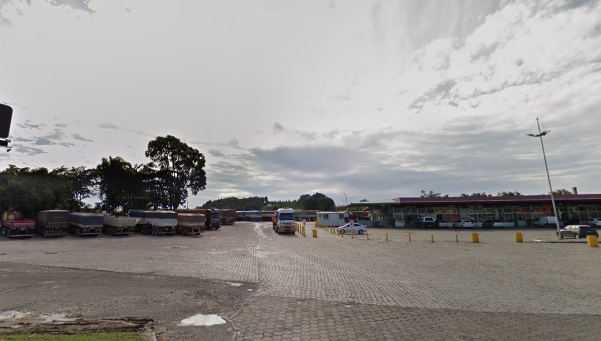 Caminhoneiro encontra cabeça humana em posto de combustíveis em SC ...