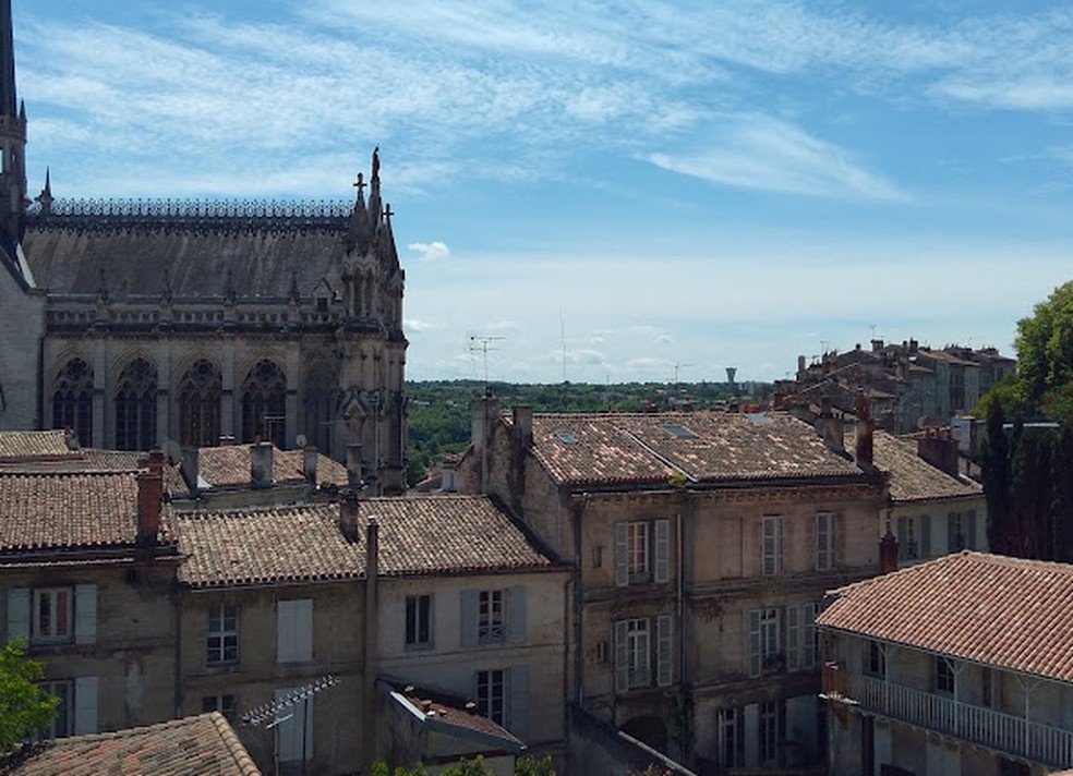 Imagem da cidade francesa de Angouleme — Foto: Reprodução/Google Maps