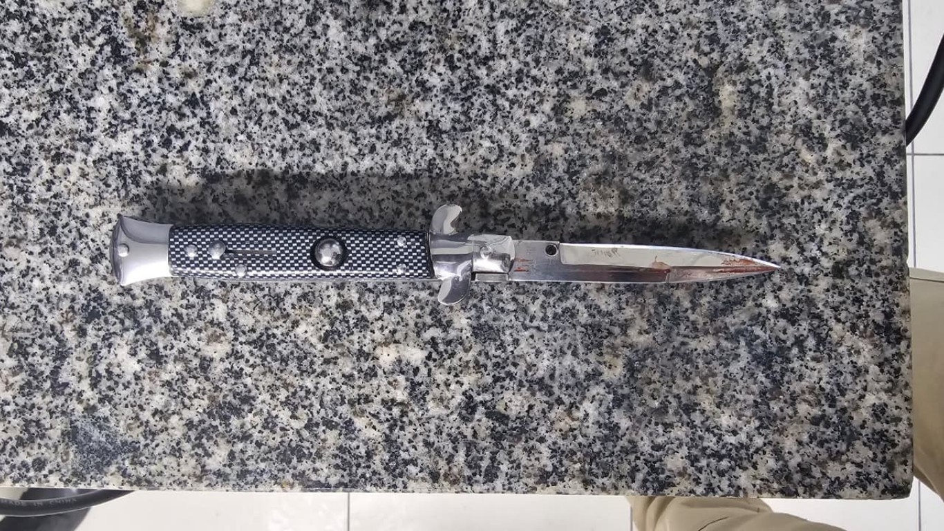 Jovem que matou primo de 10 anos a facadas ‘ouviu vozes’, diz polícia