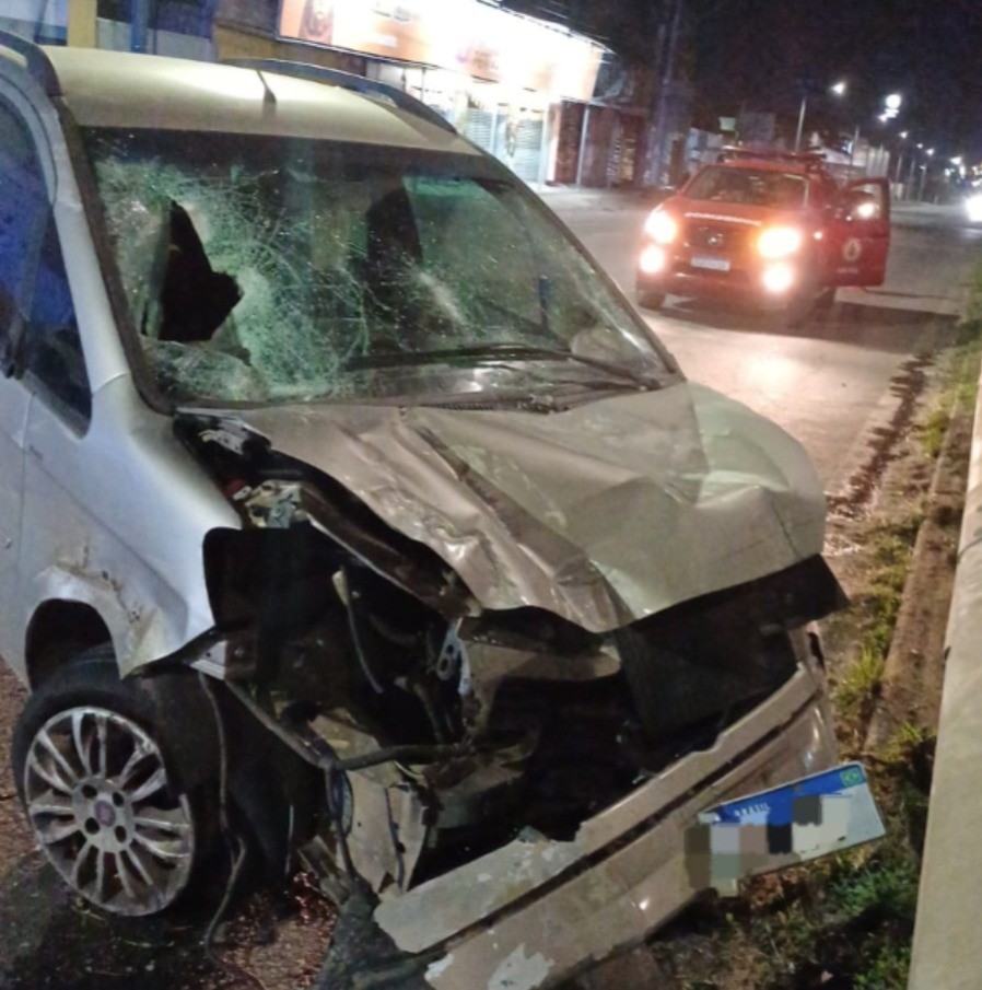 Motorista de carro perde a consciência dirigindo e sofre acidente em Resende