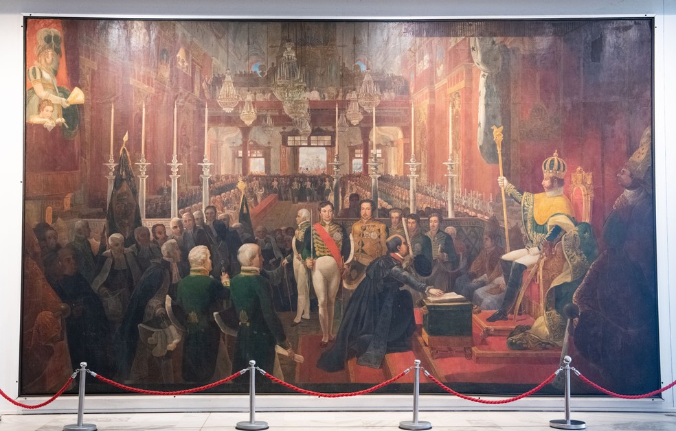 Pintura de Jean Baptiste Debret que mostra a coroação de D. Pedro I na Capela Real. O quadro está exposto no Palácio Itamaraty — Foto: MRE/Divulgação