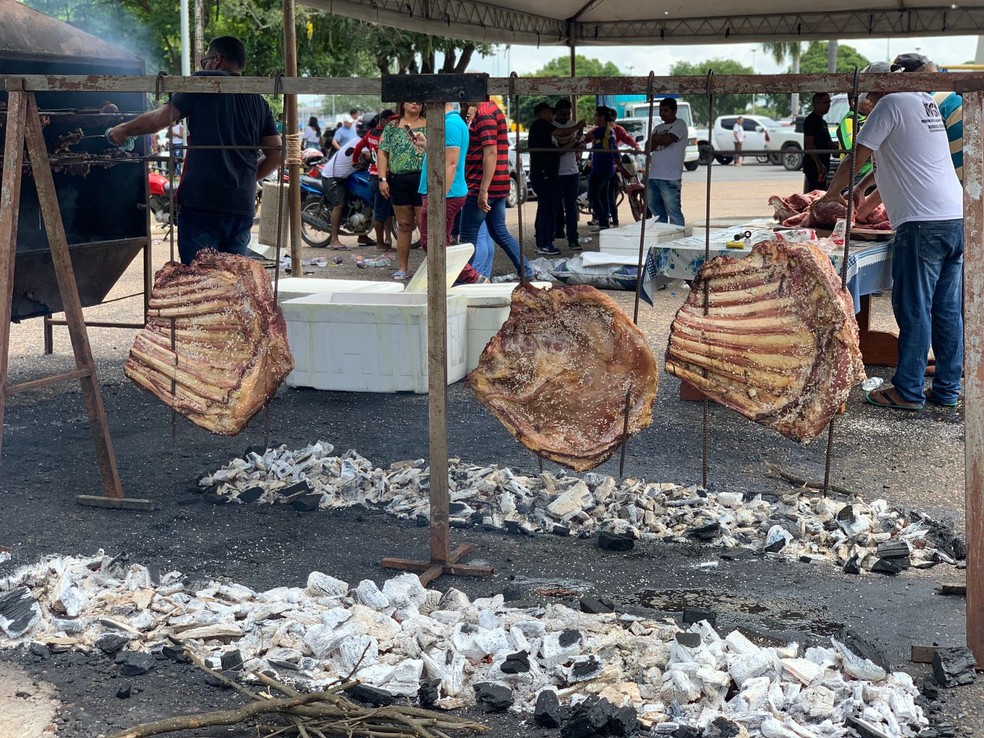 na aprovação da lei em Roraima, onde apoiadores do projeto e de garimpos ilegais comemoraram a decisão com um churrasco no Centro de Boa Vista.  Foto: Yara Ramalho/g1 RR