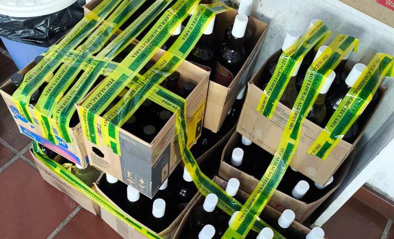 Governo apreende mais de 1.300 litros de cachaças, coquetéis e licores artesanais irregulares