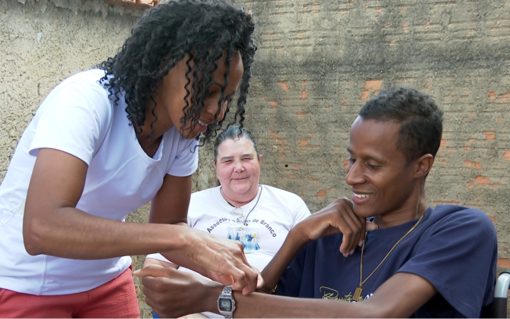 Mineiro tetraplégico após acidente com ônibus tem apoio de voluntários 