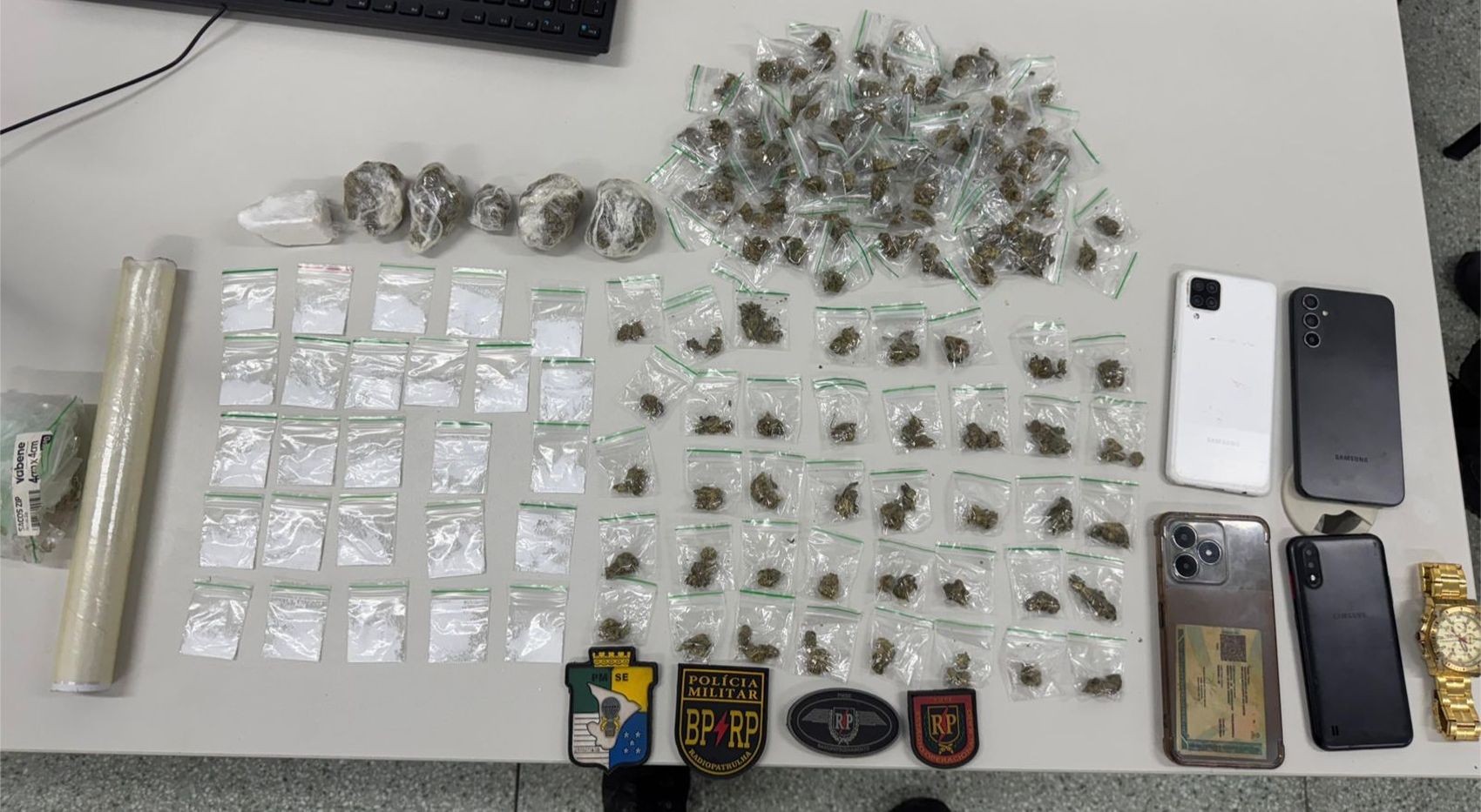 Três pessoas são presas por tráfico de drogas em lava-jato de Aracaju