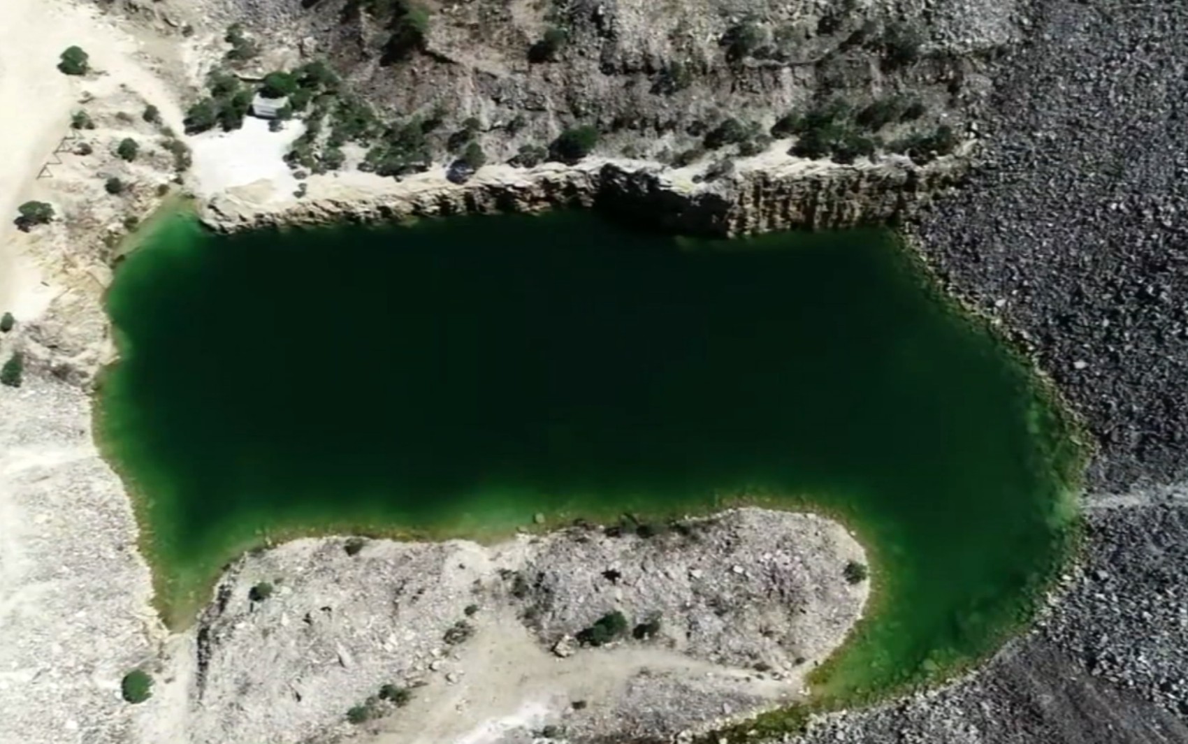 Justiça determina interdição do 'Poço Secreto' por exploração turística irregular em São Tomé das Letras, MG | G1