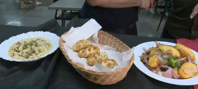 Oktoberfest do Mercado Municipal do Capão Raso oferece comida alemã a partir de R$ 6; veja cardápio 